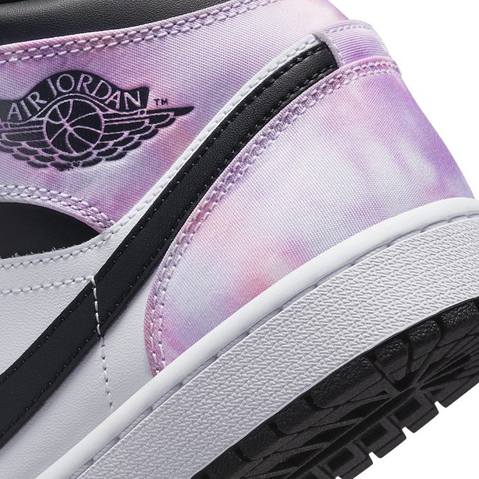 Кроссовки Jordan 1 Mid SE Zen Master Black/White/Amethyst